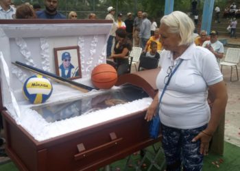 A Nelson Rojas lo despidieron a lo héroe