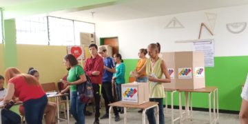 Destacada participación de vecinos de Las Lomas en Consulta Popular Nacional 2024