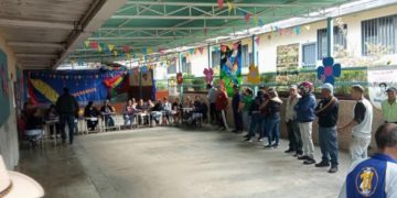 Líderes comunitarios motivan a boconeses a participar en la Consulta Popular