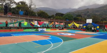 Cancha de la Escuela J.J Espinoza fue rehabilitada en su 71 aniversario
