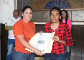 Alcaldía de Valera entrega títulos de tierra a familias de diferentes localidades