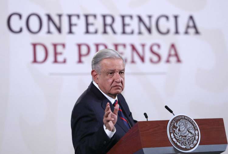 El presidente de México, Andrés Manuel López Obrador, habla durante una rueda de prensa en Palacio Nacional en la Ciudad de México (México). Imagen de archivo. EFE/Mario Guzmán