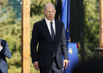 Scholz dice que Alemania no aceptará espionaje, tras la detención de dos espías rusos