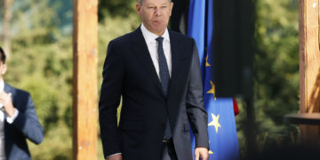 Scholz dice que Alemania no aceptará espionaje, tras la detención de dos espías rusos