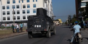 La Policía de Haití sigue haciendo frente a las bandas armadas en el centro de la capital