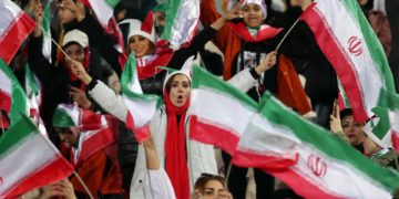 Irán prohíbe de nuevo la entrada de mujeres al estadio de fútbol en Tabriz