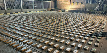 Incautan dos toneladas de cocaína escondida en cargamento de cacao en el norte de Colombia