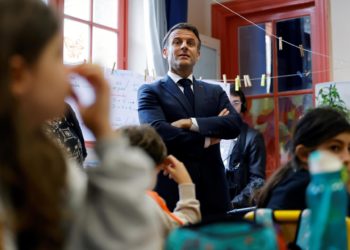 Macron promete ser «implacable» ante la violencia escolar tras dos brutales agresiones