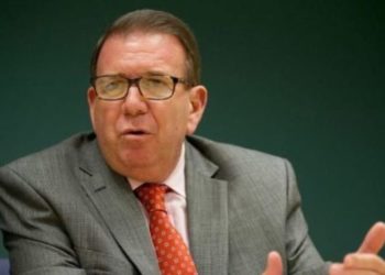 Oposición escogió por unanimidad a Edmundo González Urrutia como candidato presidencial