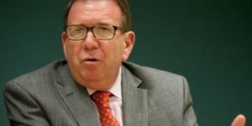 Oposición escogió por unanimidad a Edmundo González Urrutia como candidato presidencial