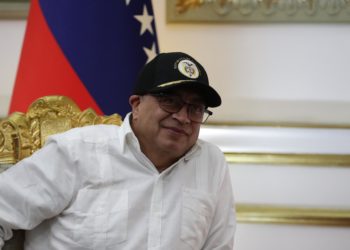 El presidente Gustavo Petro presenta a opositores venezolanos un plan para lograr «la paz política»