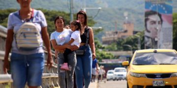 Gobiernos de Venezuela y Colombia estarían cometiendo  crimen de persecución con cierre nocturno de frontera