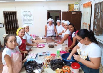  Escuela de Labores Carmen Sánchez de Jelambi celebró Día Mundial del Emprendimiento