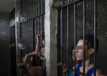 Dignidad y separación de personas adultas son las garantías más vulneradas a adolescentes detenidos