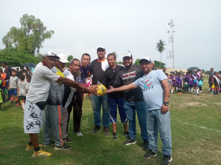 Autoridades municipales de Sucre que respalda el evento de Fútbol.