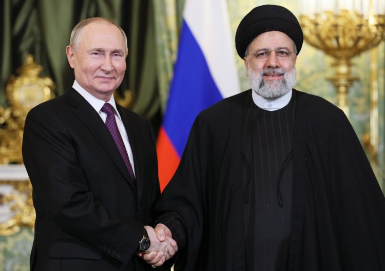Imagen de archivo del presidente ruso, Vladímir Putin, y el fallecido presidente iraní, Ebrahim Raisí.. EFE/EPA/PAVEL BEDNYAKOV / KREMLIN POOL / POOL MANDATORY CREDIT