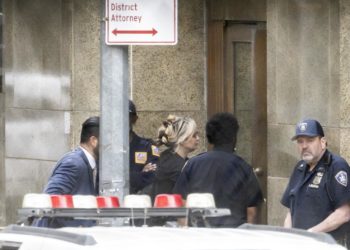 Defensa de Trump pinta a Stormy Daniels como una persona mentirosa y motivada por dinero