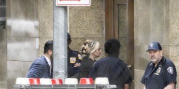 Defensa de Trump pinta a Stormy Daniels como una persona mentirosa y motivada por dinero