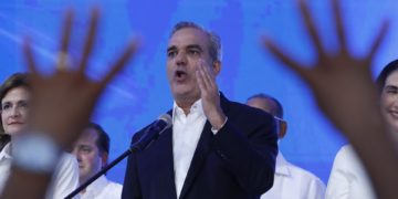 El recuento final de los comicios dominicanos confirma la reelección de Luis Abinader