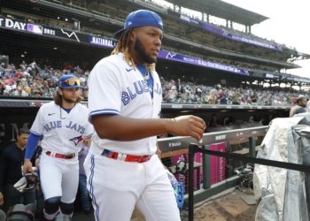 Un ‘grand slam’ de Guerrero Jr. no evita la derrota de los Azulejos ante los Nacionales en la MLB