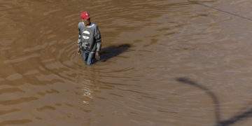 Suben a 84 los muertos por las inundaciones en el sur de Brasil