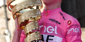 Pogacar: «Próximos objetivos Tour y Mundial, la Vuelta no, sería de locos»