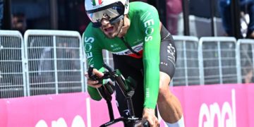 Ganna vuela, pero Pogacar es más líder