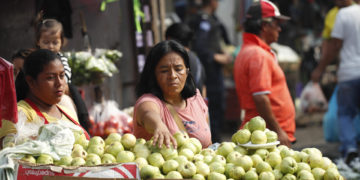 El Salvador: Bukele asume la presidencia en medio del contraste entre seguridad y economía