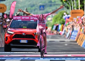 Pogacar sentencia el Giro con su sexta victoria, la quinta en solitario y de rosa