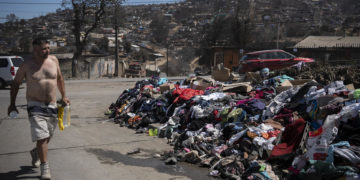 Justicia chilena decreta prisión preventiva para detenidos por megaincendio en Valparaíso