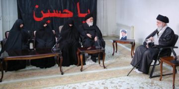 Irán entierra al presidente Raisí tras tres días de funerales