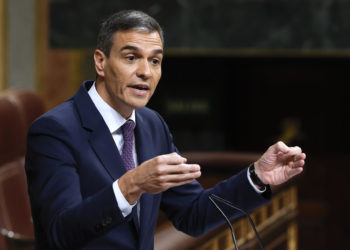 Sánchez considera que la retirada de la embajadora es proporcional a los ataques de Milei