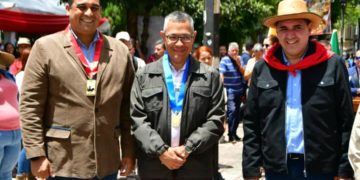 Gobernador de Mérida entregó Orden 23 de Mayo Libertadores a Pedro Pineda