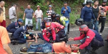 Dos heridos es el saldo de un accidente entre camioneta y motocicleta