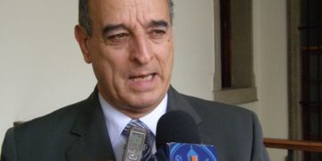 Fortunato González Cruz propone volver a la Constitución en ForoChatDLA