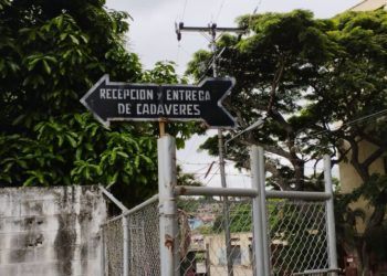 Una joven murió en un choque de moto contra una pared