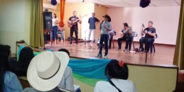 Estudiantes de la escuela Leonardo Ruíz Pineda destacan en festival de la voz