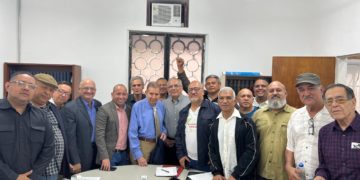 Venezuela Democrática Unida entrega propuestas al candidato Edmundo González