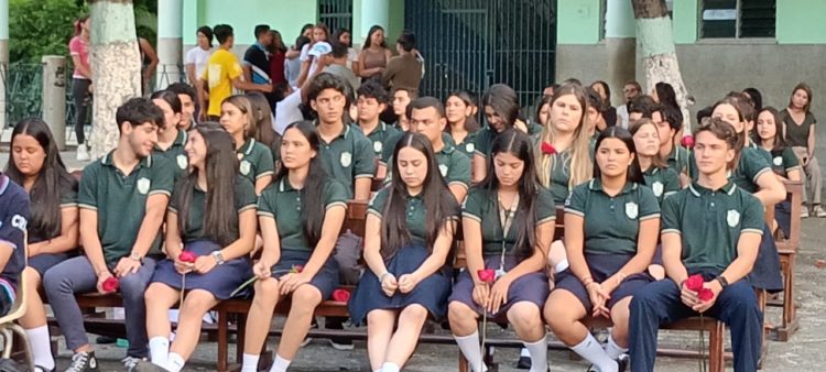 Festividad de María Auxiliadora en el Colegio Salesianos de Valera: Un testimonio de fe y unidad