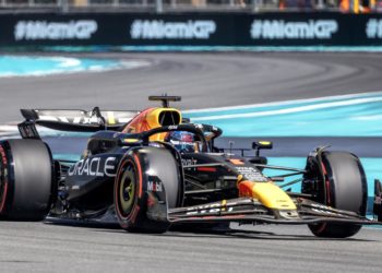 Verstappen sigue sin rival y firma su sexta ‘pole position’ de la temporada