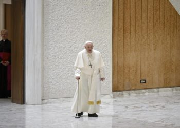 El papa insta a la «reparación» ante los abusos también por parte de la Iglesia