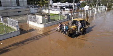 El sur de Brasil suma 96 muertos y 1,5 millones de damnificados a la espera de más lluvias