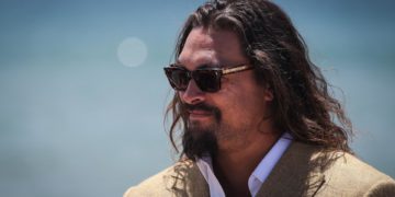Jason Momoa confirma su relación con la actriz Adria Arjona, hija de Ricardo Arjona