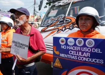 Valencia: Campaña de sensibilización sobre el buen trato a adultos mayores en transporte público