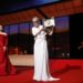 Meryl Streep recibe la Palma de Honor entre ovaciones y lágrimas: «Un premio único»