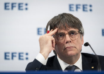 Puigdemont cree que lo detendrían si regresa a España pero no que impidan su investidura