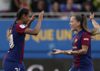 8-0. El Barça golea y acaricia el título