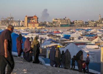 Israel sigue bombardeando Rafah mientras las negociaciones en El Cairo buscan una tregua