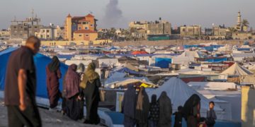 Israel sigue bombardeando Rafah mientras las negociaciones en El Cairo buscan una tregua