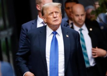 Trump evita hablar de la cárcel en su primera rueda de prensa y pinta un país en llamas
